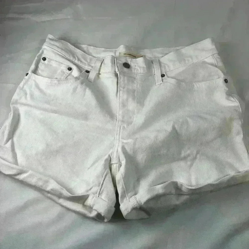 NWOT - Levi Mid Length Women's Jean Shorts - Size 32 (Chalk White) - Picture 3 of 8